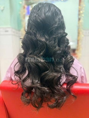 Salon Trâm Nguyễn Cần gấp 2 thợ phụ gội đầu, làm nail