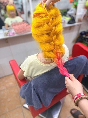 Salon Trâm Nguyễn Cần gấp 2 thợ phụ gội đầu, làm nail