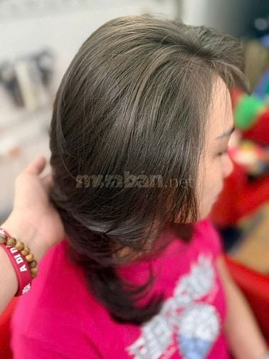 Salon Trâm Nguyễn Cần gấp 2 thợ phụ gội đầu, làm nail