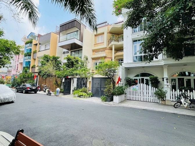 Biệt thự ven sông Bình Thạnh 7 x 18m - 4 Tầng cực đẹp, đường 10m