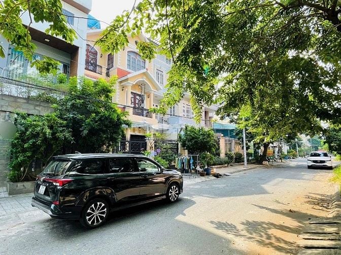 Biệt thự ven sông Bình Thạnh 7 x 18m - 4 Tầng cực đẹp, đường 10m