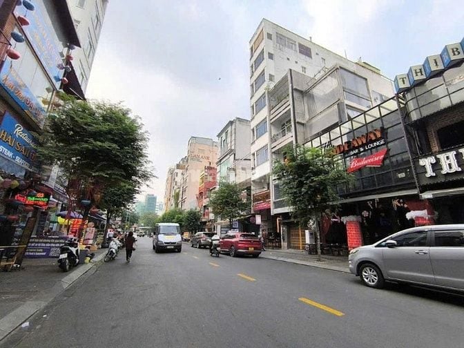MT PHỐ TÂY BÙI VIỆN Q1, 3.8x11, 4 tầng, HĐT 110tr/tháng, 32 tỷ TL  