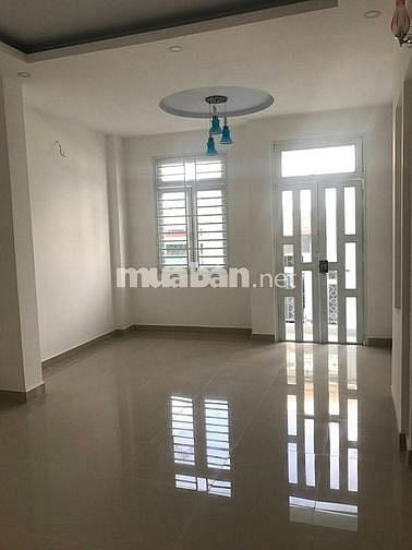 Bán đất tặng 2 căn nhà 1 trệt, 2 lầu, 1 sân, có 8 phòng cho thuê.