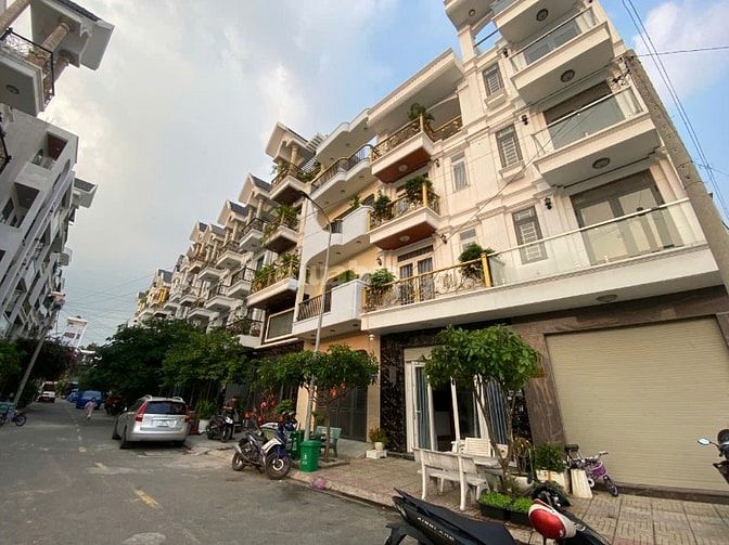 Bán nhà đường Nguyễn Văn Quá Q12, đường nhựa 10m, 5 tầng - 6 tỷ 3