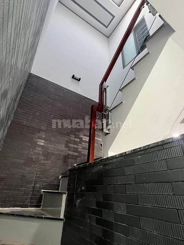 CẦN BÁN GẤP CĂN NHÀ MỘT TRỆT MỘT LẦU GẦN KHU CÔNG NGHIỆP A MA TA LONG 