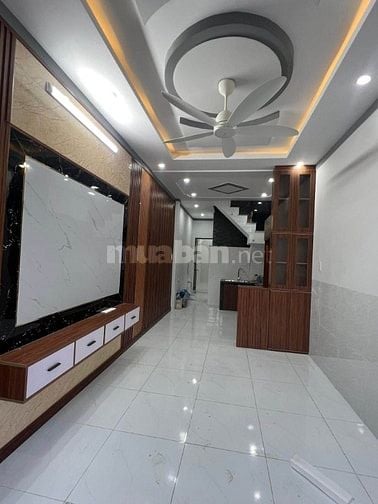 CẦN BÁN GẤP CĂN NHÀ MỘT TRỆT MỘT LẦU GẦN KHU CÔNG NGHIỆP A MA TA LONG 