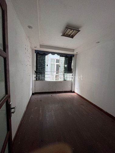 Hào Nam 20m ra Phố 6 tầng Thang máy Dt 40m ngõ 3m 11,95 tỷ.