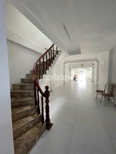 Vỡ nợ bán gấp nhà Võ Văn Hát, 105m2, 1 tỷ 750, nhà đẹp dọn vào ở ngay