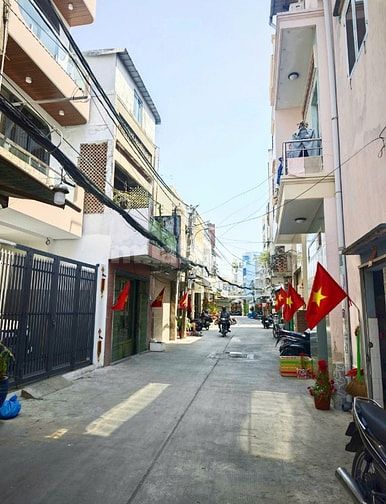 Nhà hẻm dt36m2 đúc thật 4 tầng 4pn đường Phạm Văn Chí P7 Quận 6