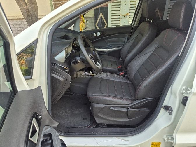 Cần bán EcoSport sx:2016 auto (titanium) m.trắng,gđ sử dụng mới 95%.