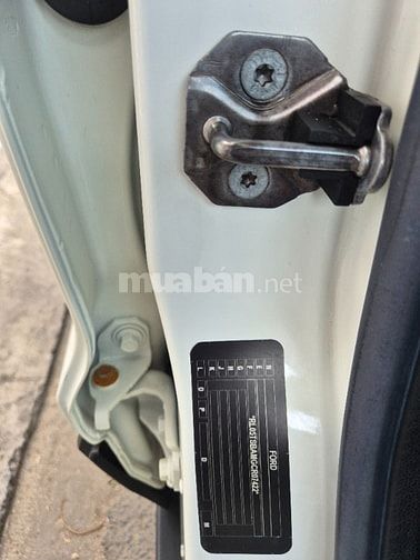 Cần bán EcoSport sx:2016 auto (titanium) m.trắng,gđ sử dụng mới 95%.