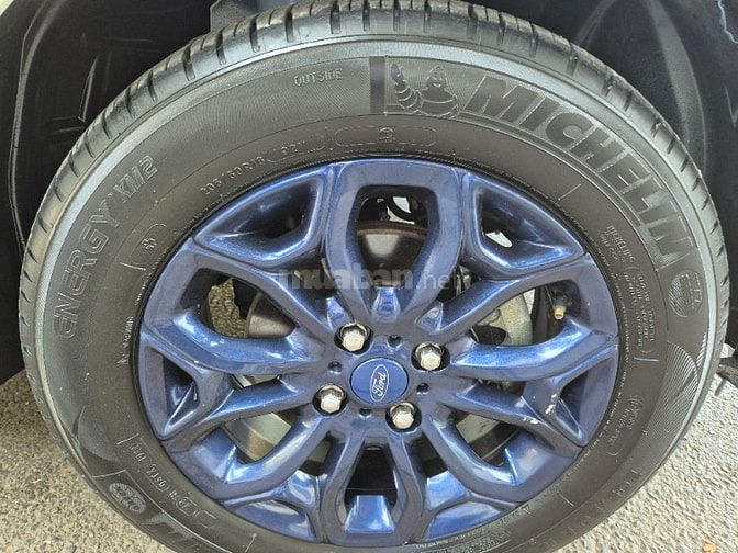 Cần bán EcoSport sx:2016 auto (titanium) m.trắng,gđ sử dụng mới 95%.