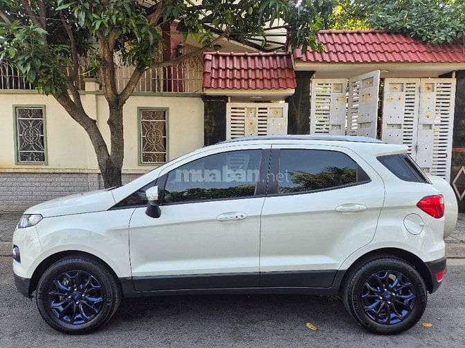 Cần bán EcoSport sx:2016 auto (titanium) m.trắng,gđ sử dụng mới 95%.