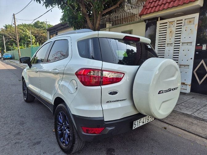 Cần bán EcoSport sx:2016 auto (titanium) m.trắng,gđ sử dụng mới 95%.