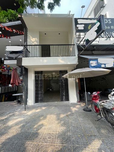 HẠ GIÁ BÁN GẤP MẶT TIỀN KINH DOANH HÒA BÌNH, QUẬN 11, ĐỐI DIỆN ĐẦM SEN