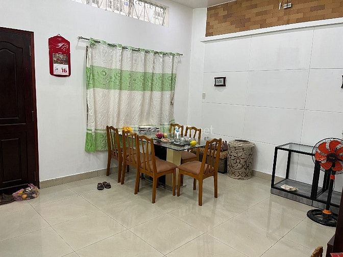 Cho thuê nhà nguyên căn hẻm 302 Hai Bà Trưng, P.TĐ, Q1: 5mx14m, 1 lầu