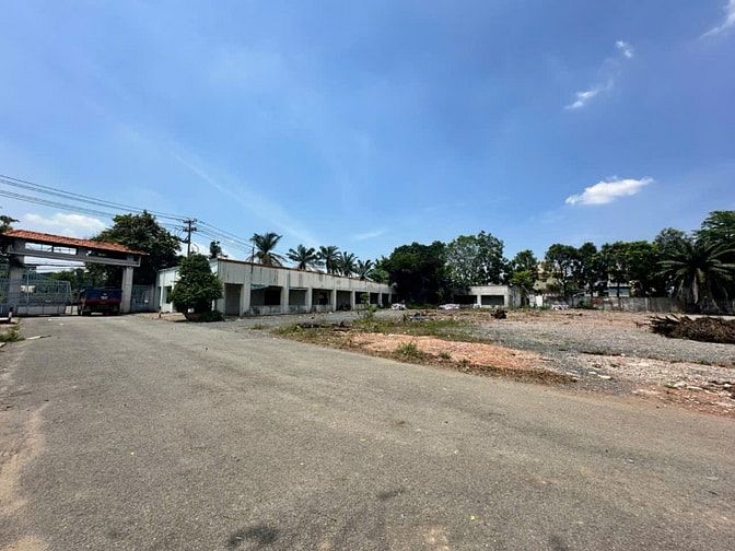 Cho thuê 19.000m2 đất trống, bãi xe, kho bãi, văn phòng, Giá 20k/m2