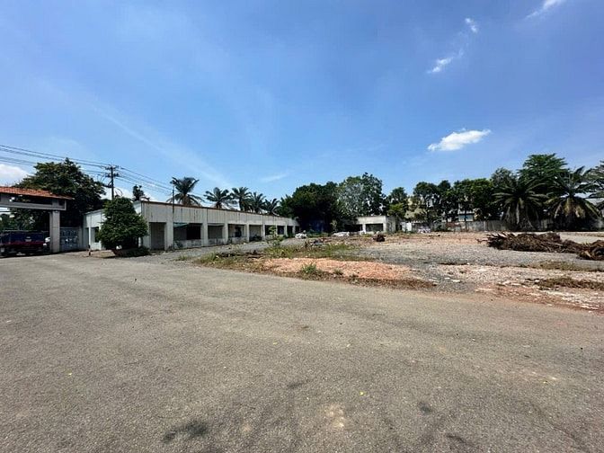 Cho thuê 19.000m2 đất trống, bãi xe, kho bãi, văn phòng, Giá 20k/m2