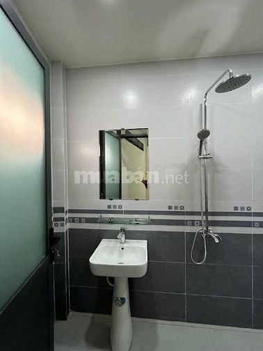 Bán nhà mặt tiền đường Phan văn Hớn-rộng 5m- khu sầm uất nhất 