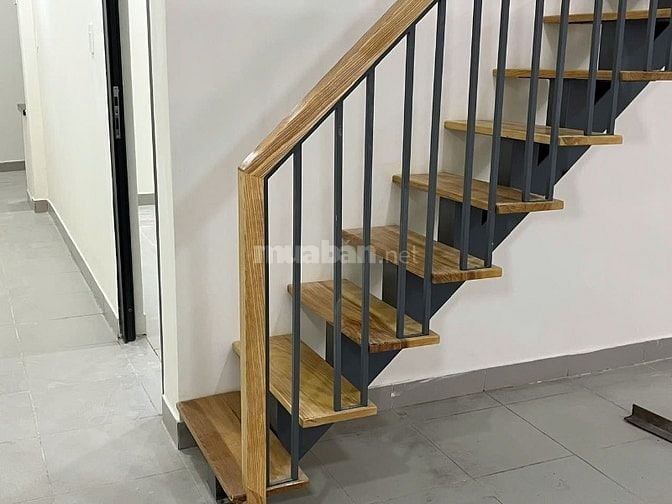 Bán nhà mặt tiền đường Phan văn Hớn-rộng 5m- khu sầm uất nhất 