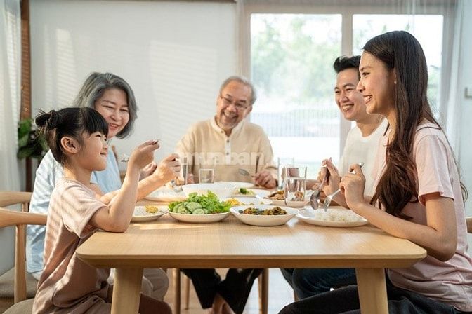Gia đình tôi đang cần tuyển người giúp việc chu đáo và siêng năng