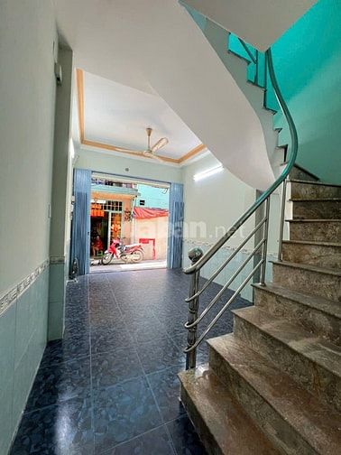 Cho thuê nhà Hẻm 3m - đường Ba Tháng Hai, P.10, Q.10 - 12 triệu