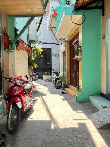 Cho thuê nhà Hẻm 3m - đường Ba Tháng Hai, P.10, Q.10 - 12 triệu