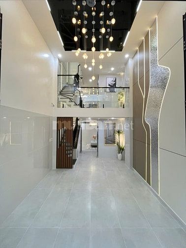 Bán nhà 5 tầng mới xây. Full nội thất hiện đại. Gần Đầm Sen.