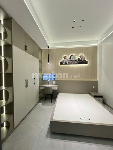Bán nhà 5 tầng mới xây. Full nội thất hiện đại. Gần Đầm Sen.