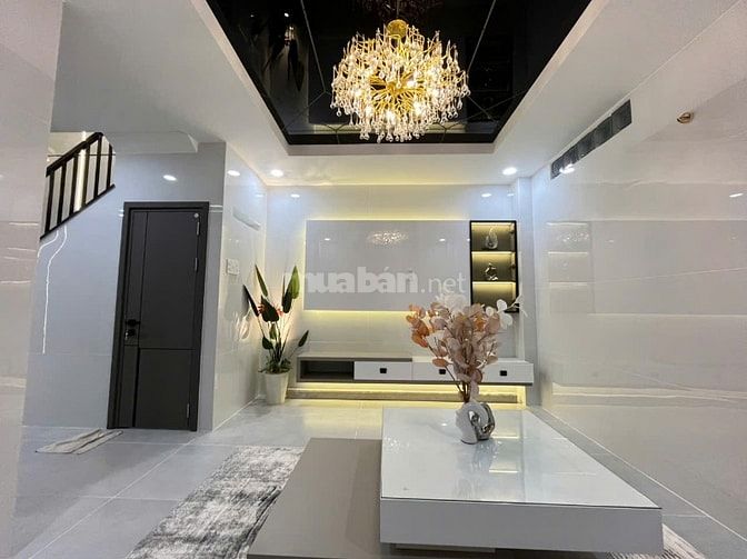 Bán nhà 5 tầng mới xây. Full nội thất hiện đại. Gần Đầm Sen.