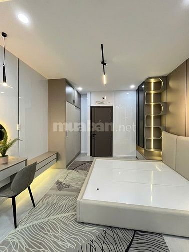 Bán nhà 5 tầng mới xây. Full nội thất hiện đại. Gần Đầm Sen.