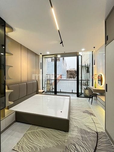 Bán nhà 5 tầng mới xây. Full nội thất hiện đại. Gần Đầm Sen.