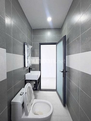 Nhà bán MT Nguyễn Thành Phương 8,2 tỷ nhà 2 lầu 128m2 VIP kinh doanh