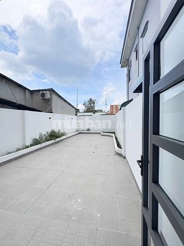 Nhà bán MT Nguyễn Thành Phương 8,2 tỷ nhà 2 lầu 128m2 VIP kinh doanh