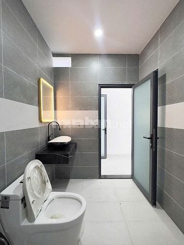 Nhà bán MT Nguyễn Thành Phương 8,2 tỷ nhà 2 lầu 128m2 VIP kinh doanh