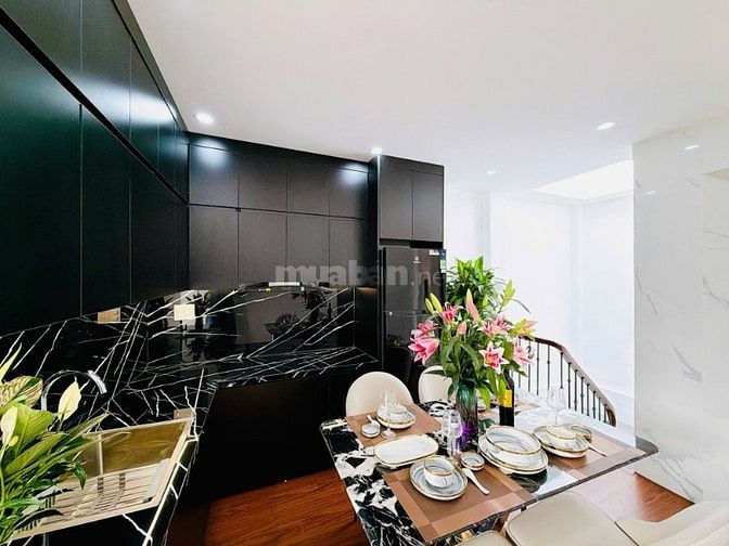 BÁN NHÀ VƯƠNG THỪA VŨ – Ô TÔ ĐỖ CỬA – 45M² x 5 TẦNG – CHỈ 12TỶ  •