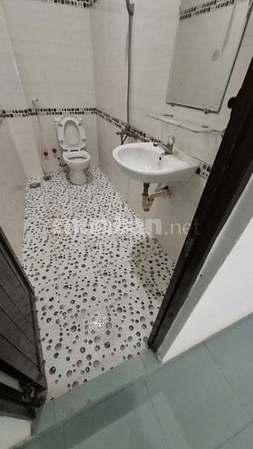 Bán nhà Lạc Long Quân, Tân Bình, 4.5x13.2, 3PN, nở hậu đẹp, chỉ 5.2 tỷ