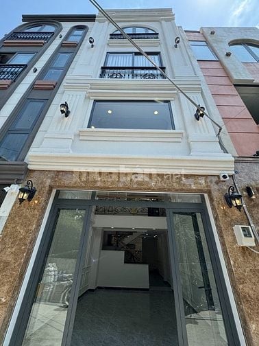 Nhà 4 tầng (4x12,5), vuông, full nội thất, hẻm xe hơi NGUYỄN VĂN TRỖI