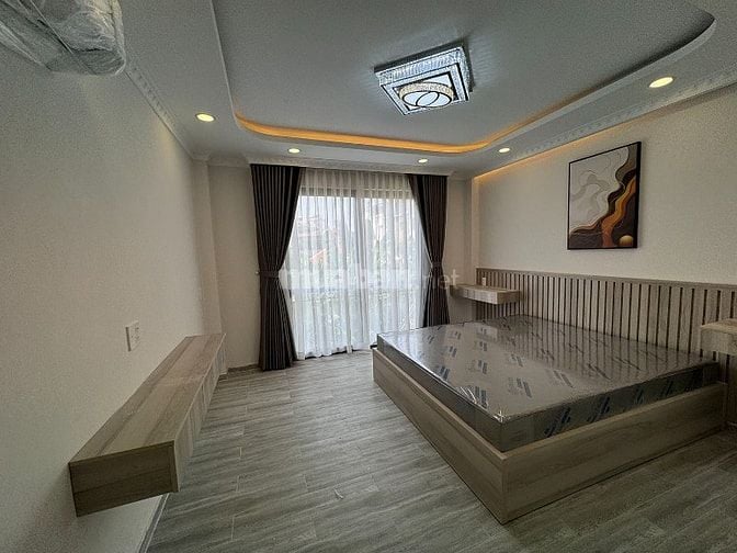 Nhà 4 tầng (4x12,5), vuông, full nội thất, hẻm xe hơi NGUYỄN VĂN TRỖI