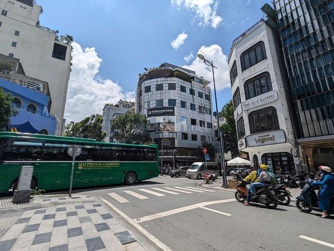 Cho thuê tòa nhà 221-223-225 Lý Tự Trọng, Phường Bến Thành (Quận 1 cũ)