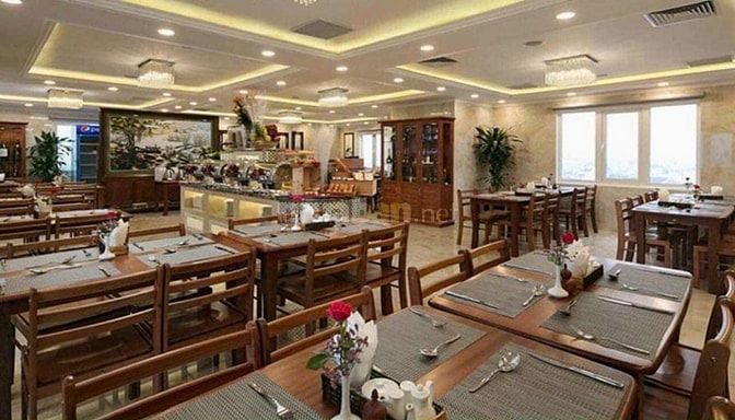 Tôi cần bán khách sạn phố Hàng Bè, Q Hoàn Kiếm, Dt 350 m, 11 T, Mt 8 m
