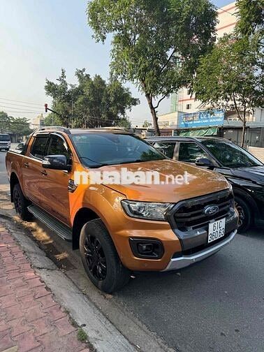 Ford Ranger đời 2018 Wildtrak xe nhập 2 cầu