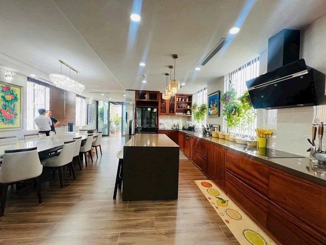 TÔI CẦN CHO THUÊ TOÀ BULDING MẶT PHỐ, TRIỆU VIỆT VƯƠNG, Q HBT, DT 160M