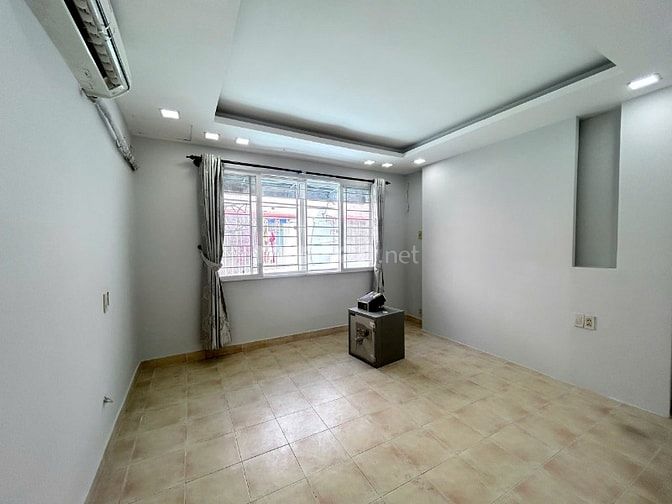 CC 52 P5 Q8 2PN 49m2  sd thang máy, ngay TTHC Q8 SHR tặng nội thất