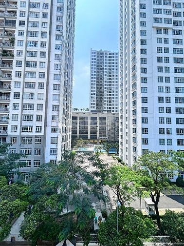 CC 52 P5 Q8 2PN 49m2  sd thang máy, ngay TTHC Q8 SHR tặng nội thất