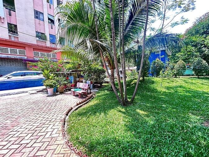 CC 52 P5 Q8 2PN 49m2  sd thang máy, ngay TTHC Q8 SHR tặng nội thất