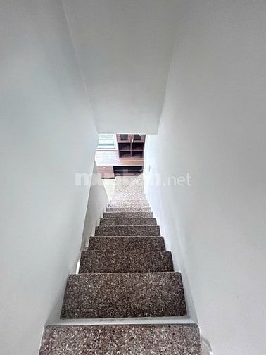 CC 52 P5 Q8 2PN 49m2  sd thang máy, ngay TTHC Q8 SHR tặng nội thất