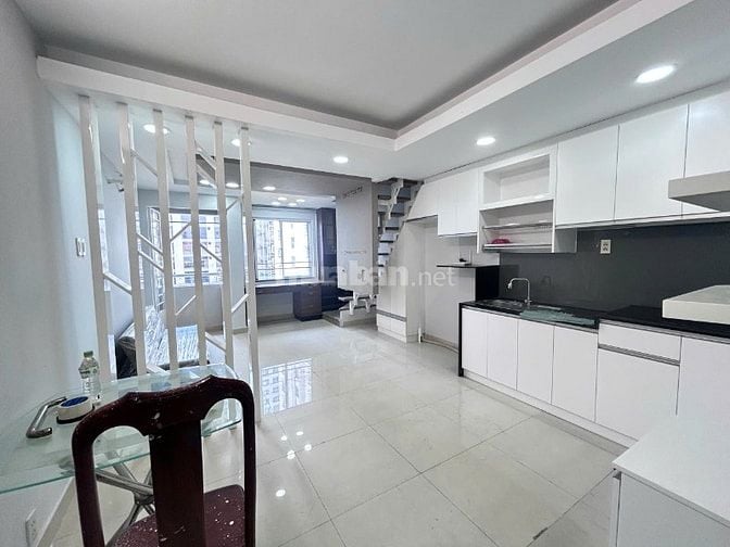 CC 52 P5 Q8 2PN 49m2  sd thang máy, ngay TTHC Q8 SHR tặng nội thất