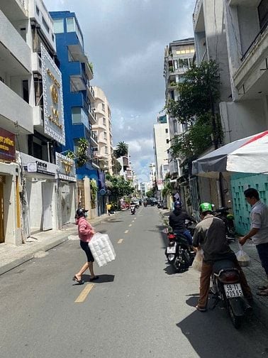 Chính chủ cần bán gấp toà nhà số 1A Thạch Thị Thanh, Quận 1 DTSD 400m2