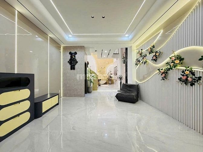 GIẢM 300 TRIỆU BÁN NHÀ NGUYỄN XÍ GẦN VINCOM GIÁ 3.5 TỶ SHR 